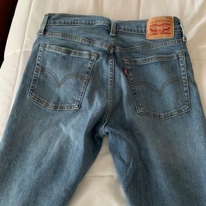 Levi skinny jeans